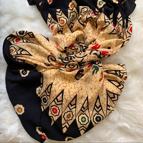 Gajah Putih Midi Dress - Picture 3 of 7